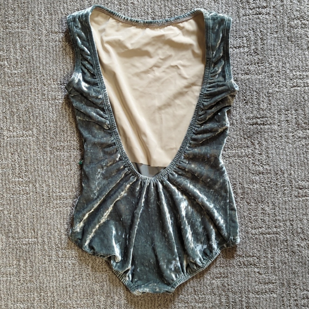 Lucky Leo Size Medium Mint Green Crushed Velvet Leotard - Picture 2 of 4